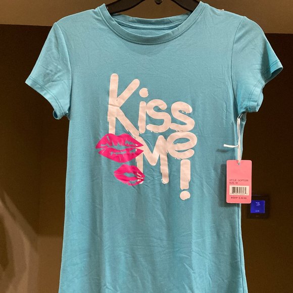 Emme Jordan Other - NWT Emme Jordan “Kiss Me” Top Sz M